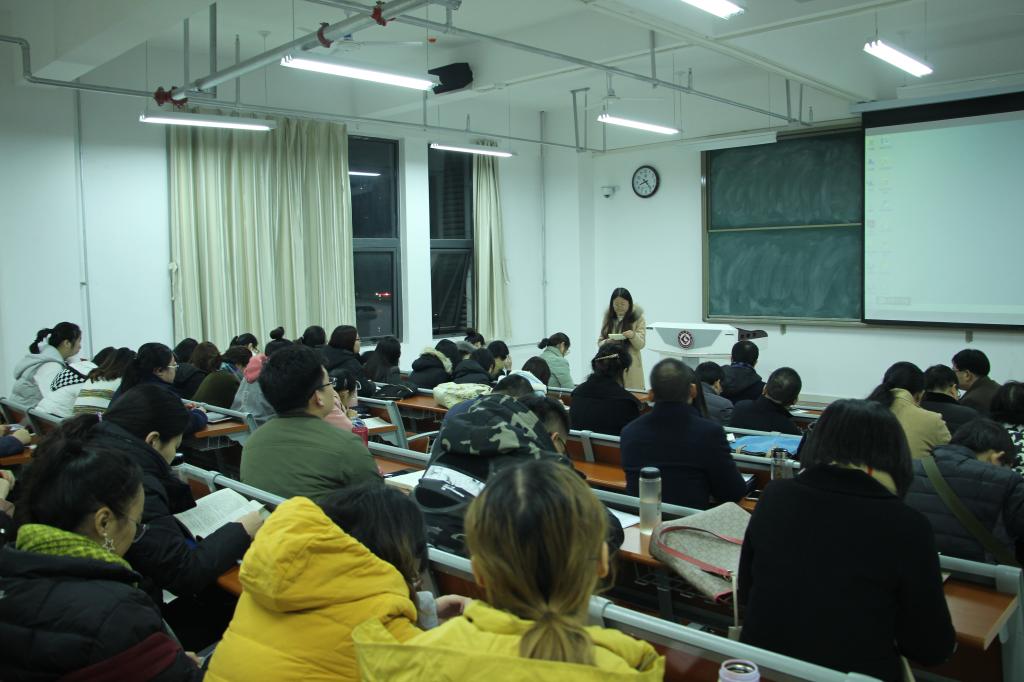 研究生代表表态发言